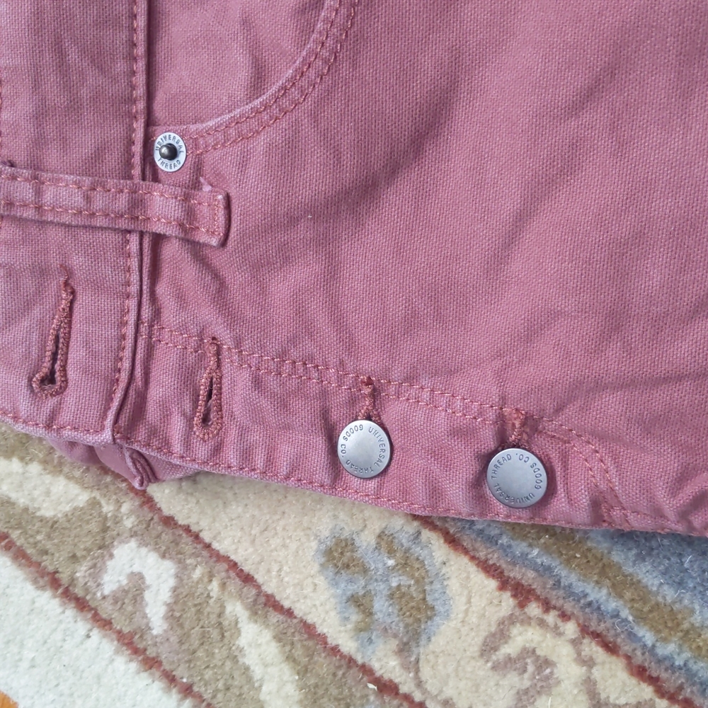 Universal Thread Shorts Size 8